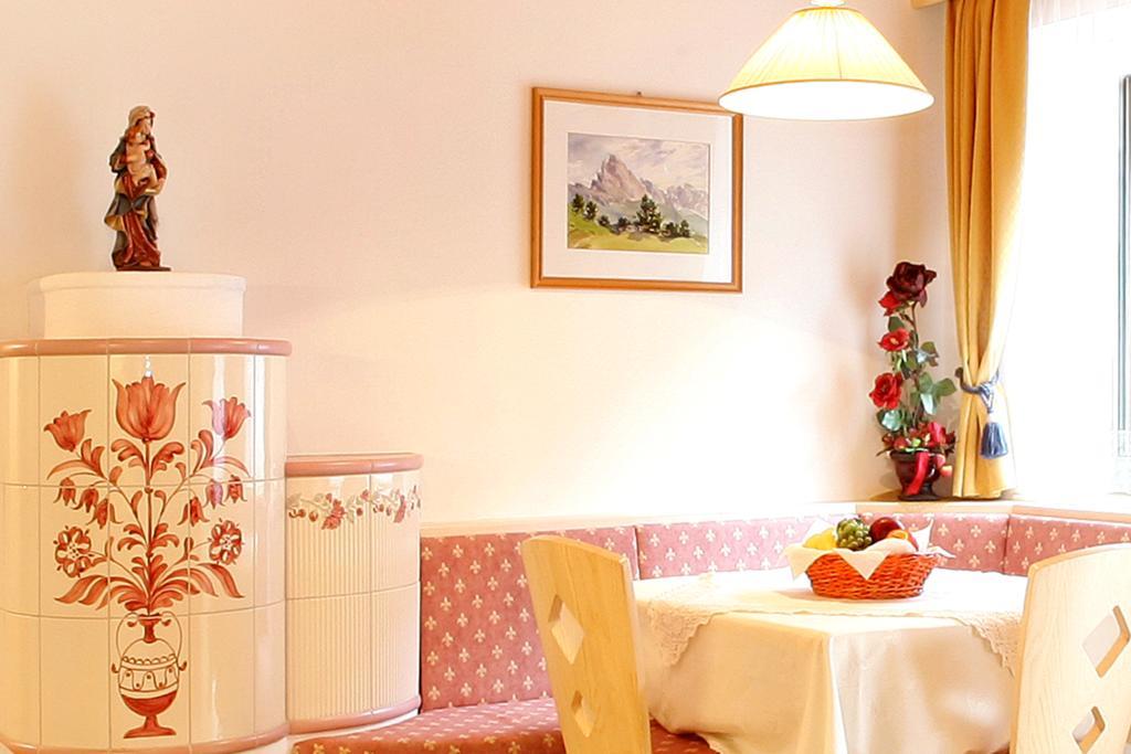 Garni B&B Schenk เซลวาดีวัลการ์เดนา ห้อง รูปภาพ