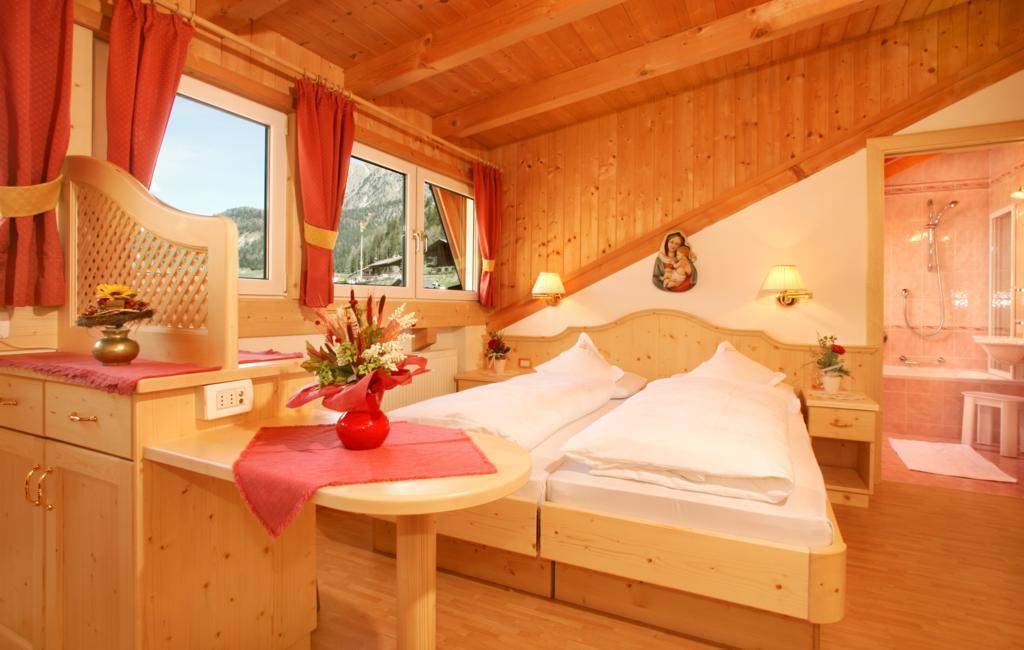 Garni B&B Schenk เซลวาดีวัลการ์เดนา ห้อง รูปภาพ