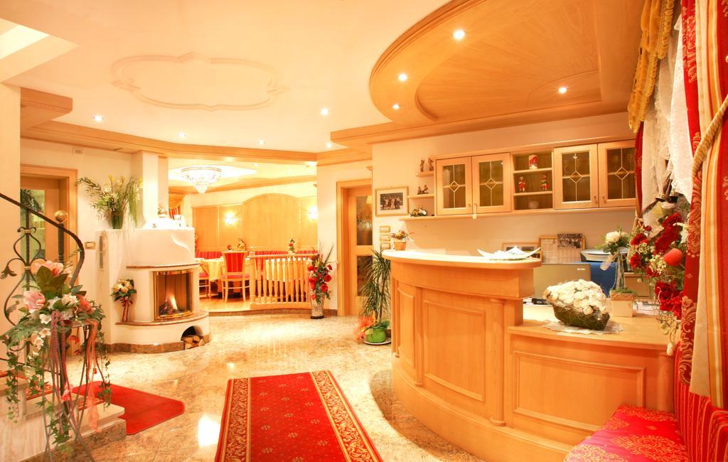 Garni B&B Schenk เซลวาดีวัลการ์เดนา ห้อง รูปภาพ