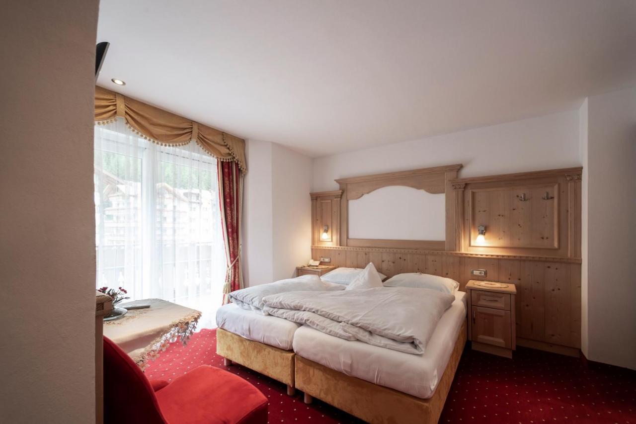 Garni B&B Schenk เซลวาดีวัลการ์เดนา ภายนอก รูปภาพ